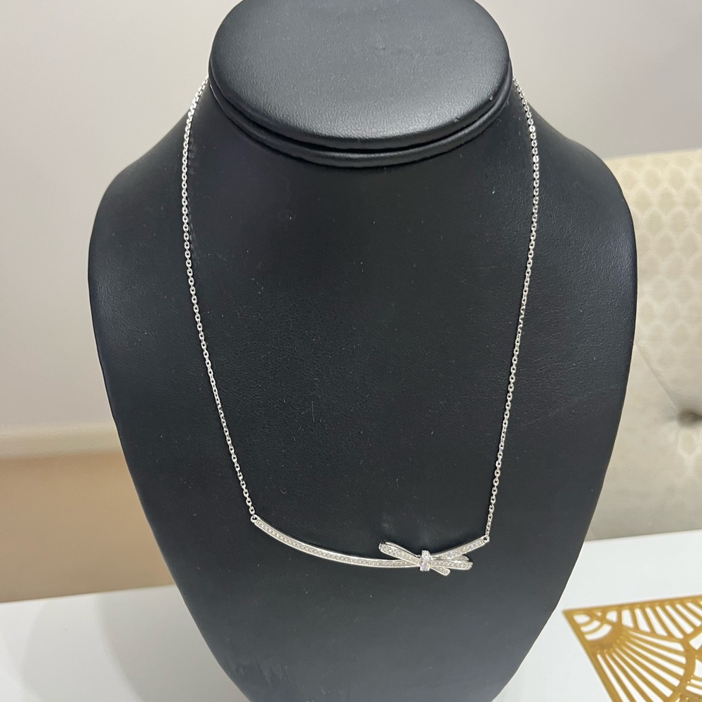 Elegant Silver Bow Necklace